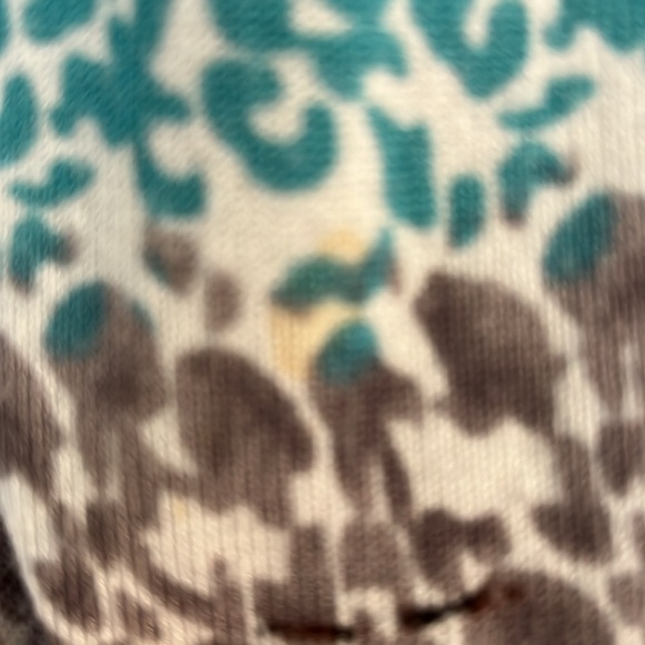 Medium Joseph A front buttoned cardigan. - Picture 6 of 6